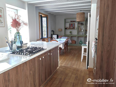 Maison - 183 m² - 8 pièces