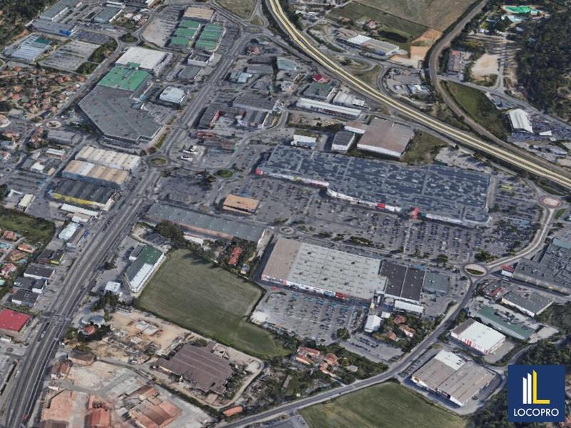 Local commercial - 563 m²