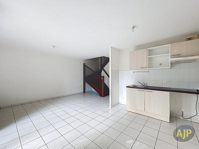 Maison - 61 m² - 3 pièces