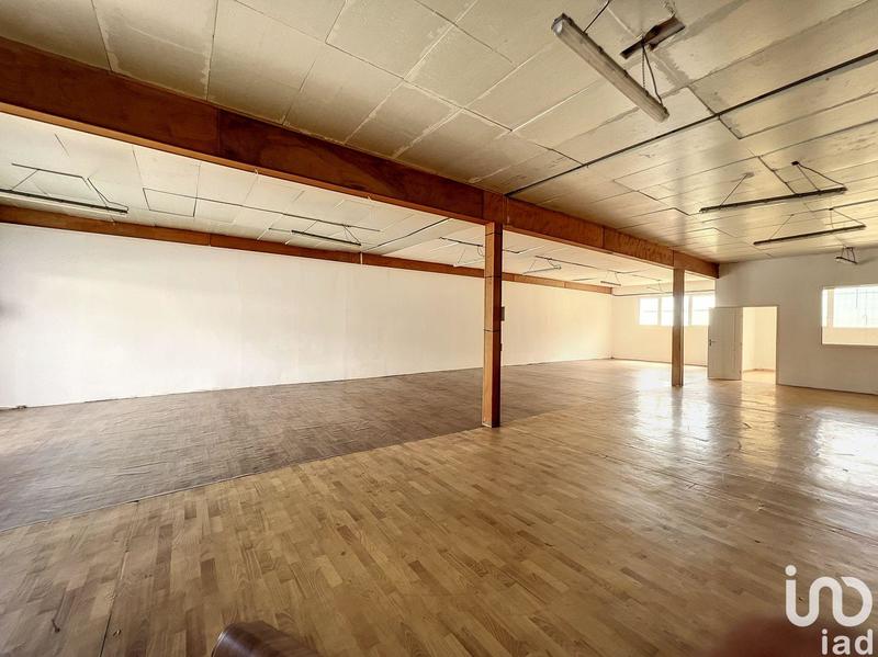 Local commercial - 3 000 m²