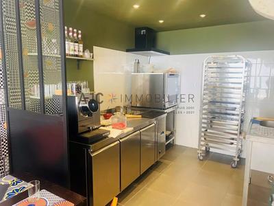 Local commercial - 110 m² - 2 pièces