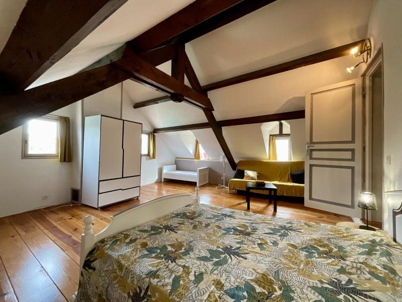 Maison - 250 m² - 10 pièces