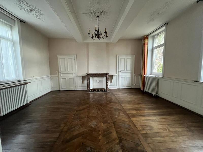 Maison - 212 m² - 8 pièces