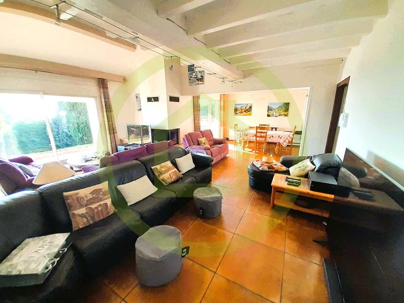 Maison - 180 m² - 5 pièces