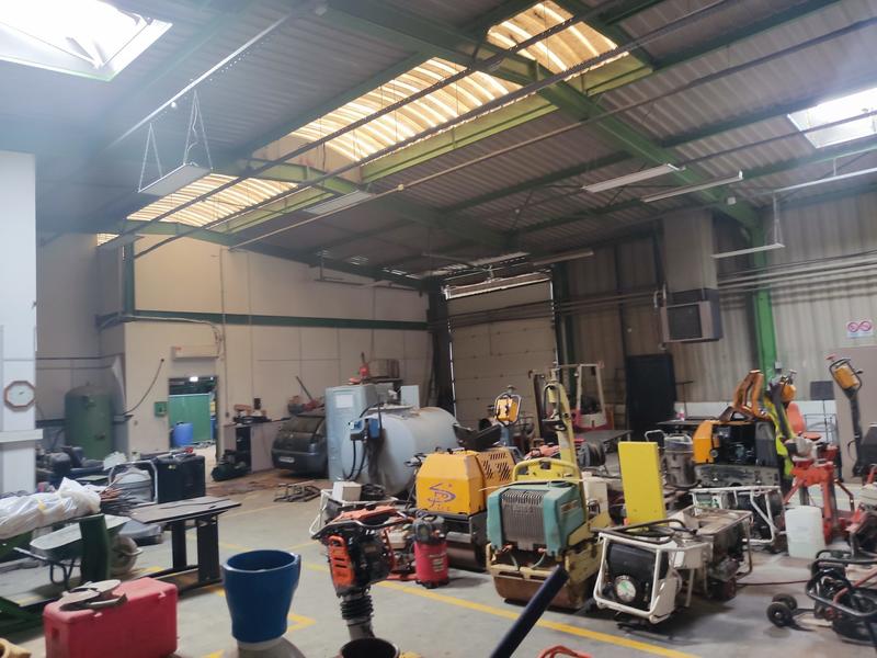 Local commercial - 3 000 m²