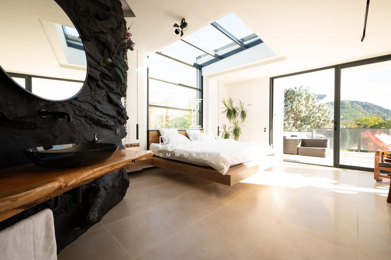 Maison contemporaine - 230 m² - 5 pièces