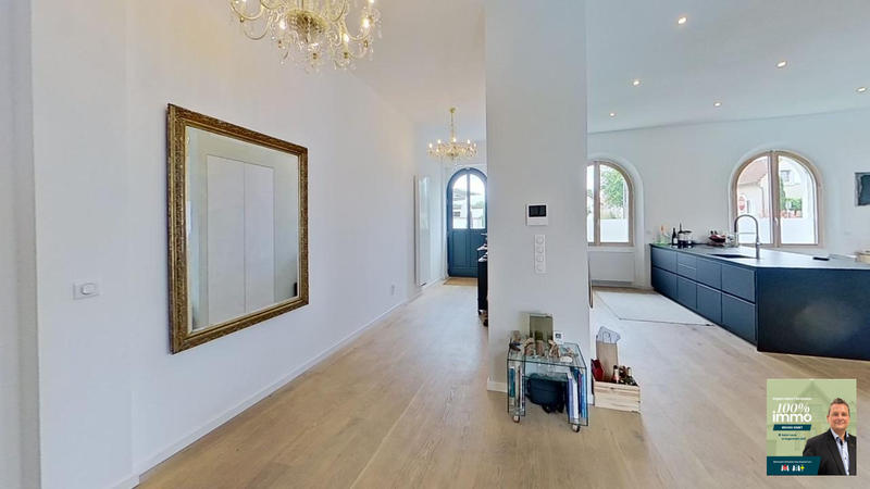 Maison - 308 m² - 8 pièces