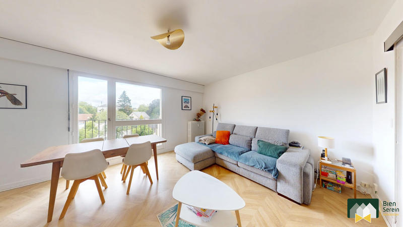 Appartement - 92 m² - 4 pièces