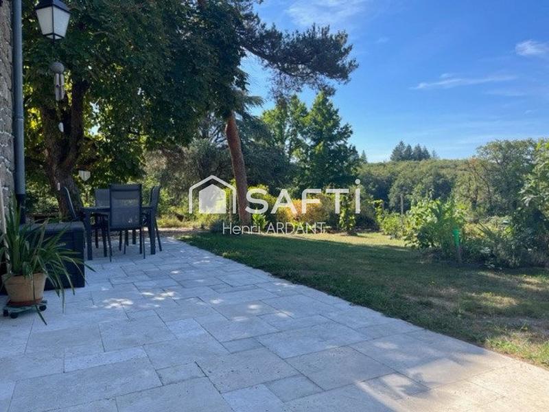 Maison - 258 m² - 8 pièces