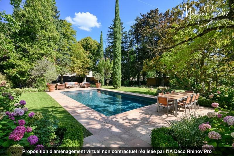 Maison - 200 m² - 8 pièces