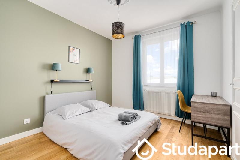 Chambre - 11 m² - 1 pièce