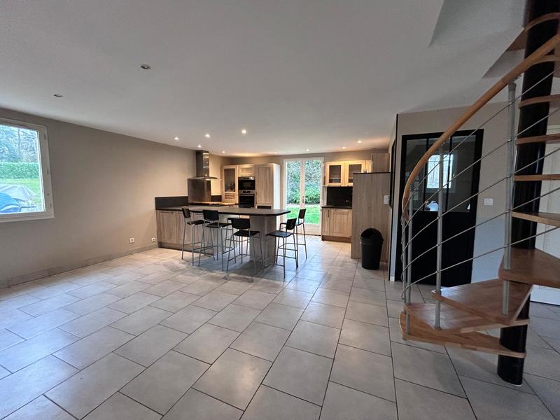 Maison - 195 m² - 6 pièces