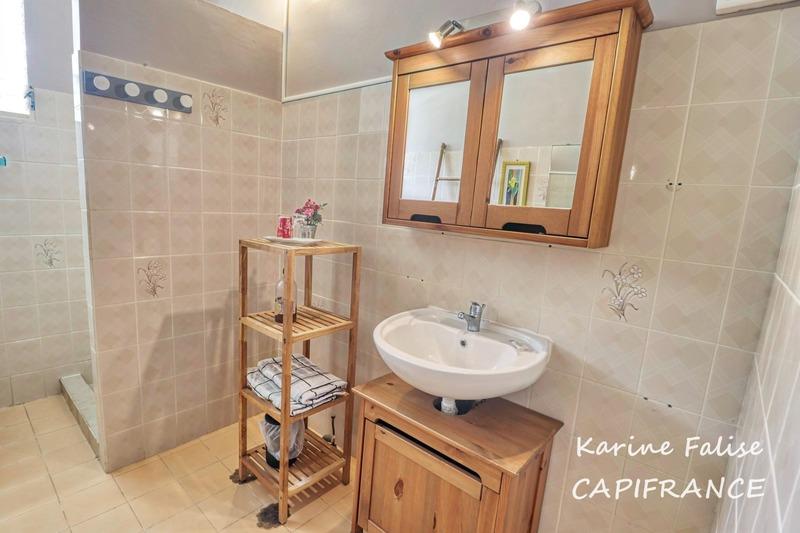 Maison - 270 m² - 8 pièces