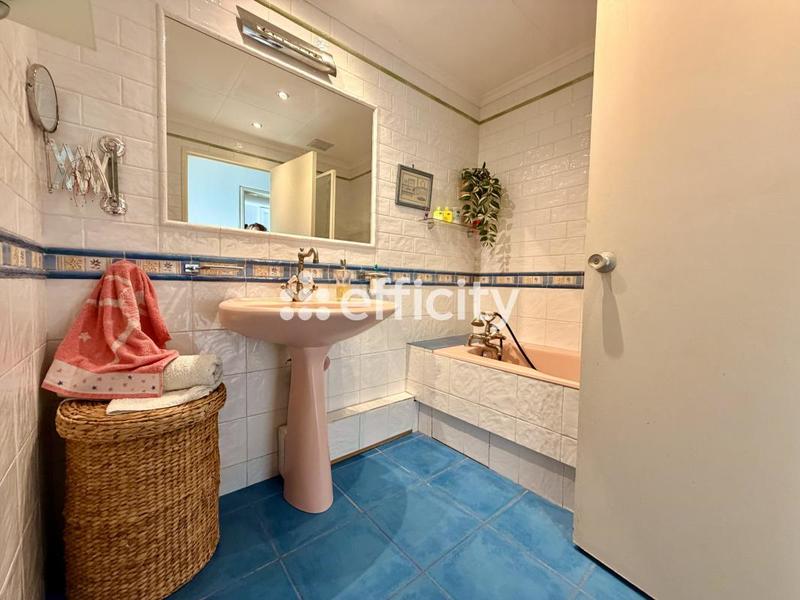 Appartement - 94 m² - 4 pièces