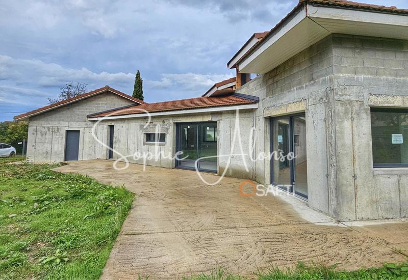 Maison - 243 m² - 7 pièces