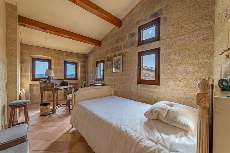 Maison - 215 m² - 8 pièces