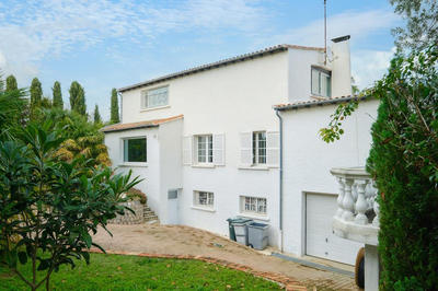 Villa - 216 m² - 6 pièces