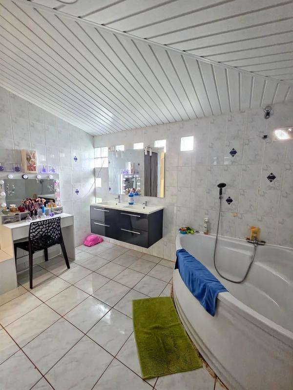 Maison - 146 m² - 6 pièces