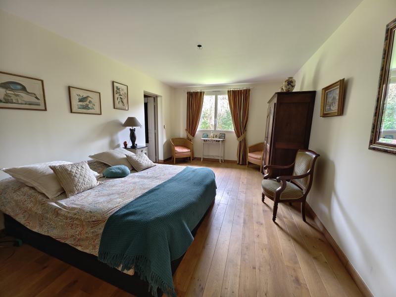 Maison - 332 m² - 9 pièces