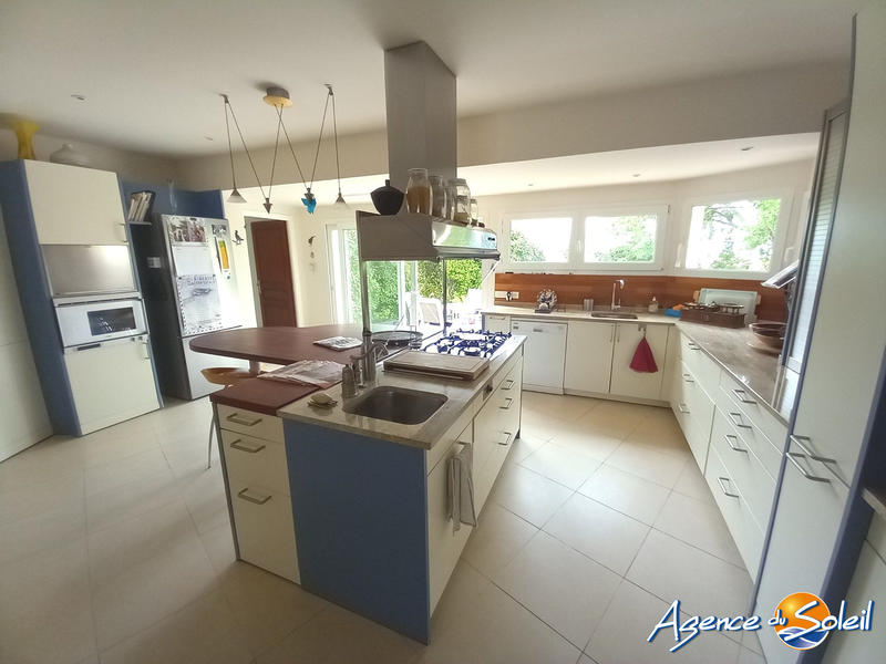 Villa - 326 m² - 10 pièces
