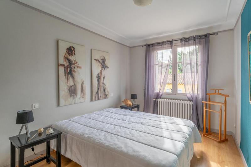 Maison - 235 m² - 7 pièces