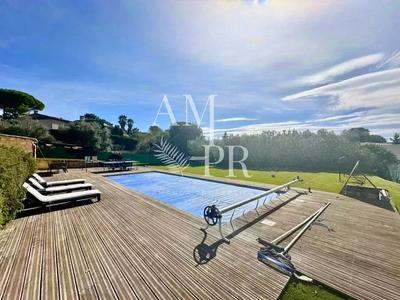 Maison - 181 m² - 7 pièces