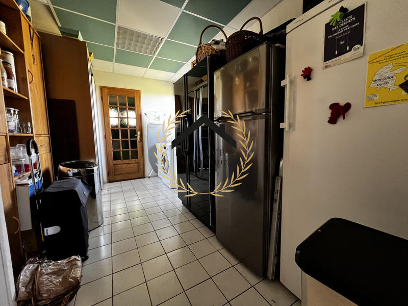 Maison - 253 m² - 10 pièces