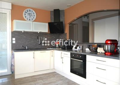 Maison - 195 m² - 7 pièces