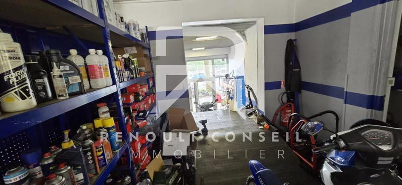 Local commercial - 210 m² - 5 pièces