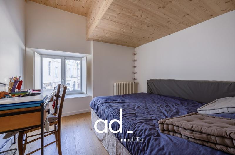 Appartement - 85 m² - 3 pièces