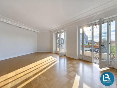 Appartement - 120 m² - 5 pièces