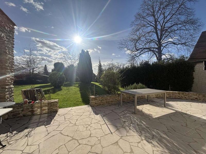 Maison - 230 m² - 7 pièces