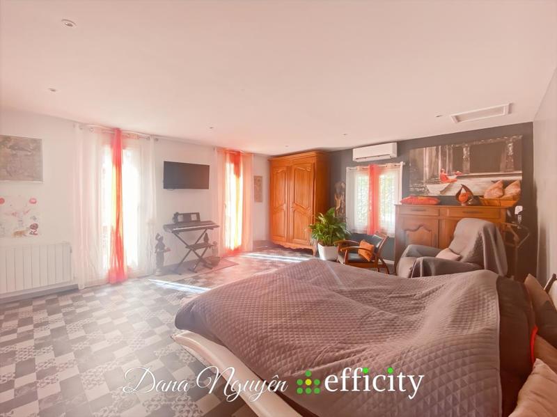 Villa - 180 m² - 7 pièces