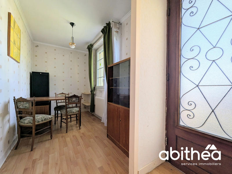 Maison - 180 m² - 8 pièces