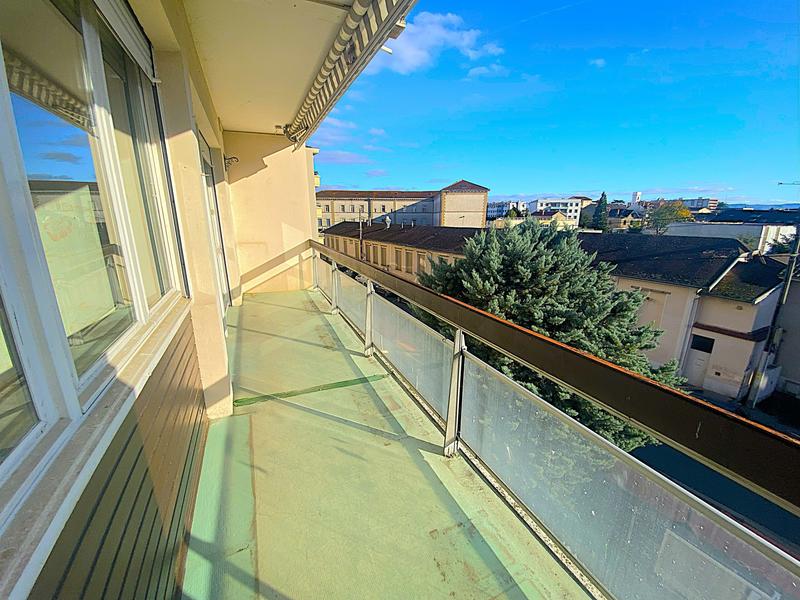 Appartement - 90 m² - 4 pièces