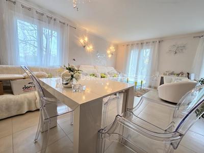 Maison traditionnelle - 110 m² - 5 pièces