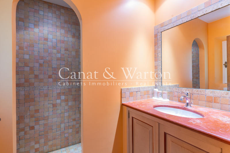 Villa - 200 m² - 5 pièces