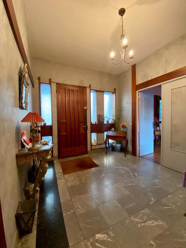 Maison - 225 m² - 7 pièces