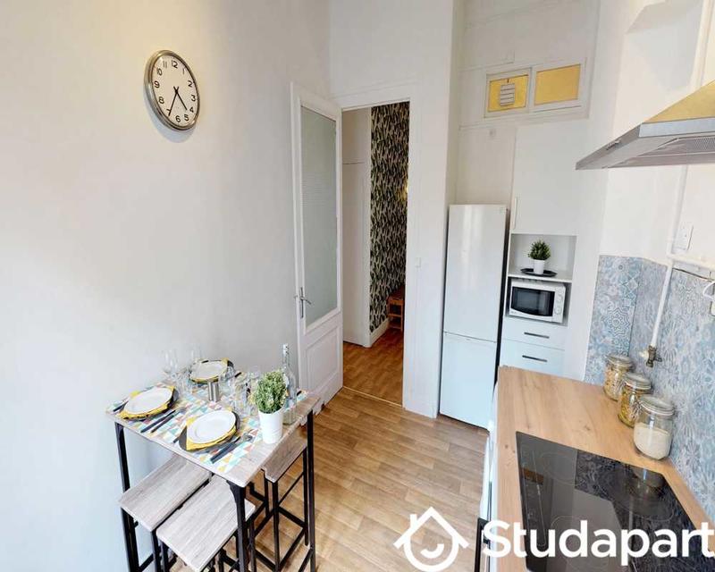 Chambre - 80 m² - 1 pièce