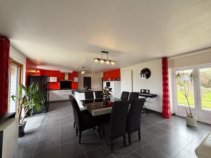 Maison - 310 m² - 16 pièces