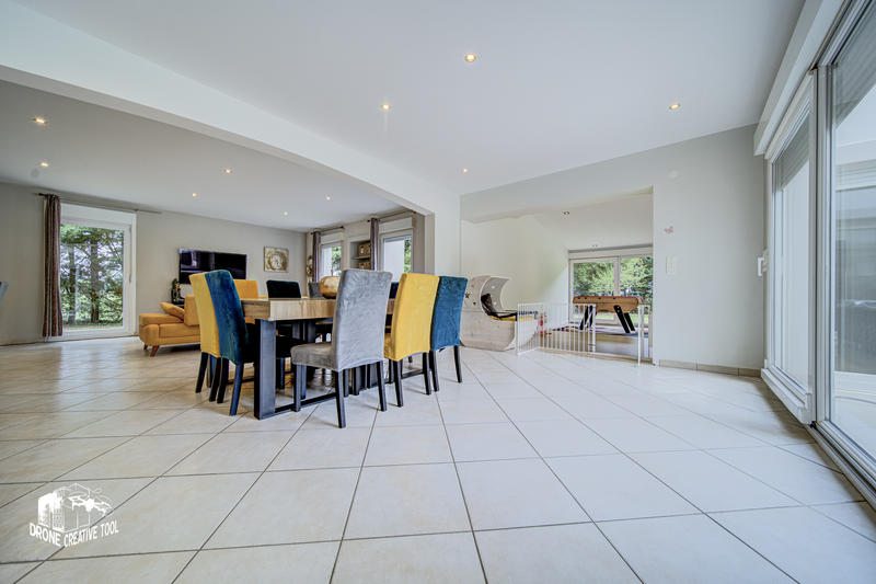 Maison - 280 m² - 7 pièces