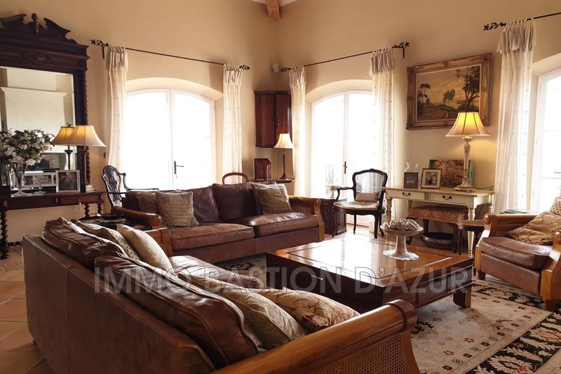 Villa - 200 m² - 6 pièces