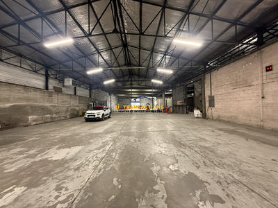 Local d'activités - 1 200 m²