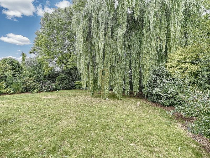 Maison - 212 m² - 9 pièces