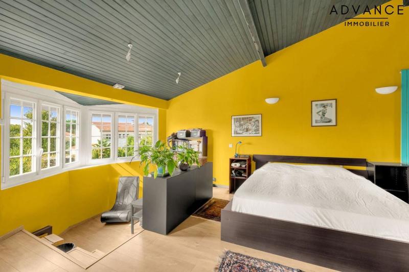 Maison - 333 m² - 8 pièces