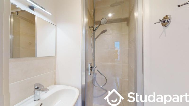 Chambre - 9 m² - 1 pièce