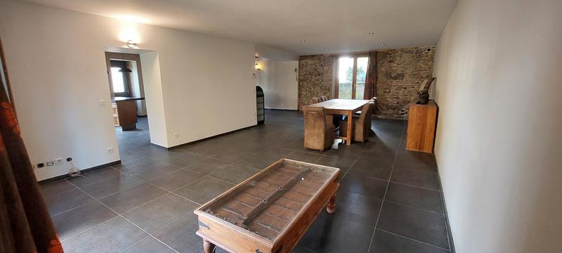 Maison - 220 m² - 6 pièces