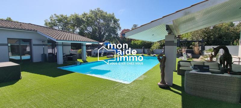 Maison contemporaine - 392 m² - 9 pièces