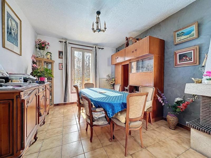 Maison - 186 m² - 7 pièces