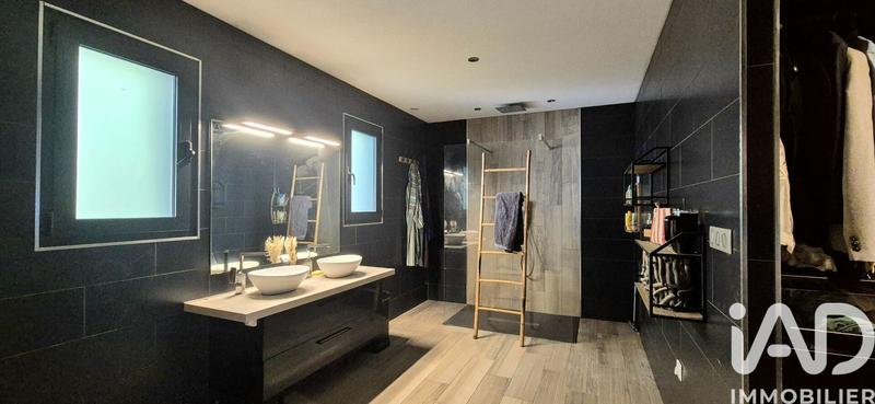 Maison - 150 m² - 5 pièces